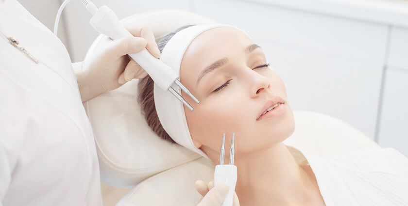 Microcurrent Lifting Facial